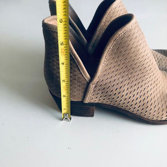 Lucky Brand 'Baley' Women's 7.5 Perforated Bootie Taupe Slip On Western - Picture 6 of 10
